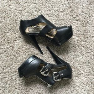 🔥🔥HOST PIC🔥🔥Michael Kors Heel Sandals